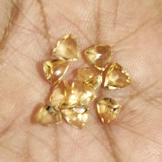 Light Citrine 5x5x5mm trillion facet 0.42 cts